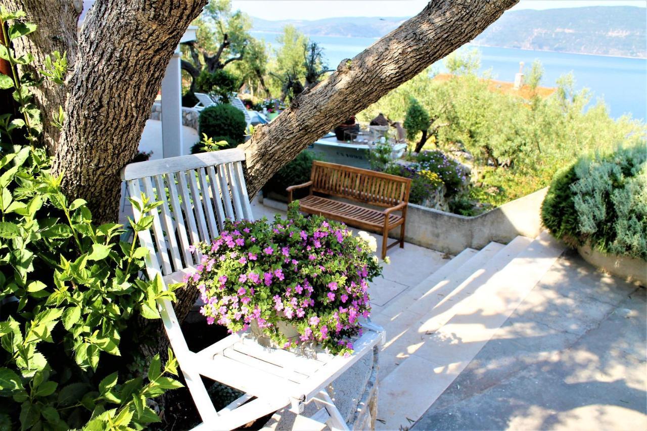 Apartmani Klaudija Valun Exterior photo